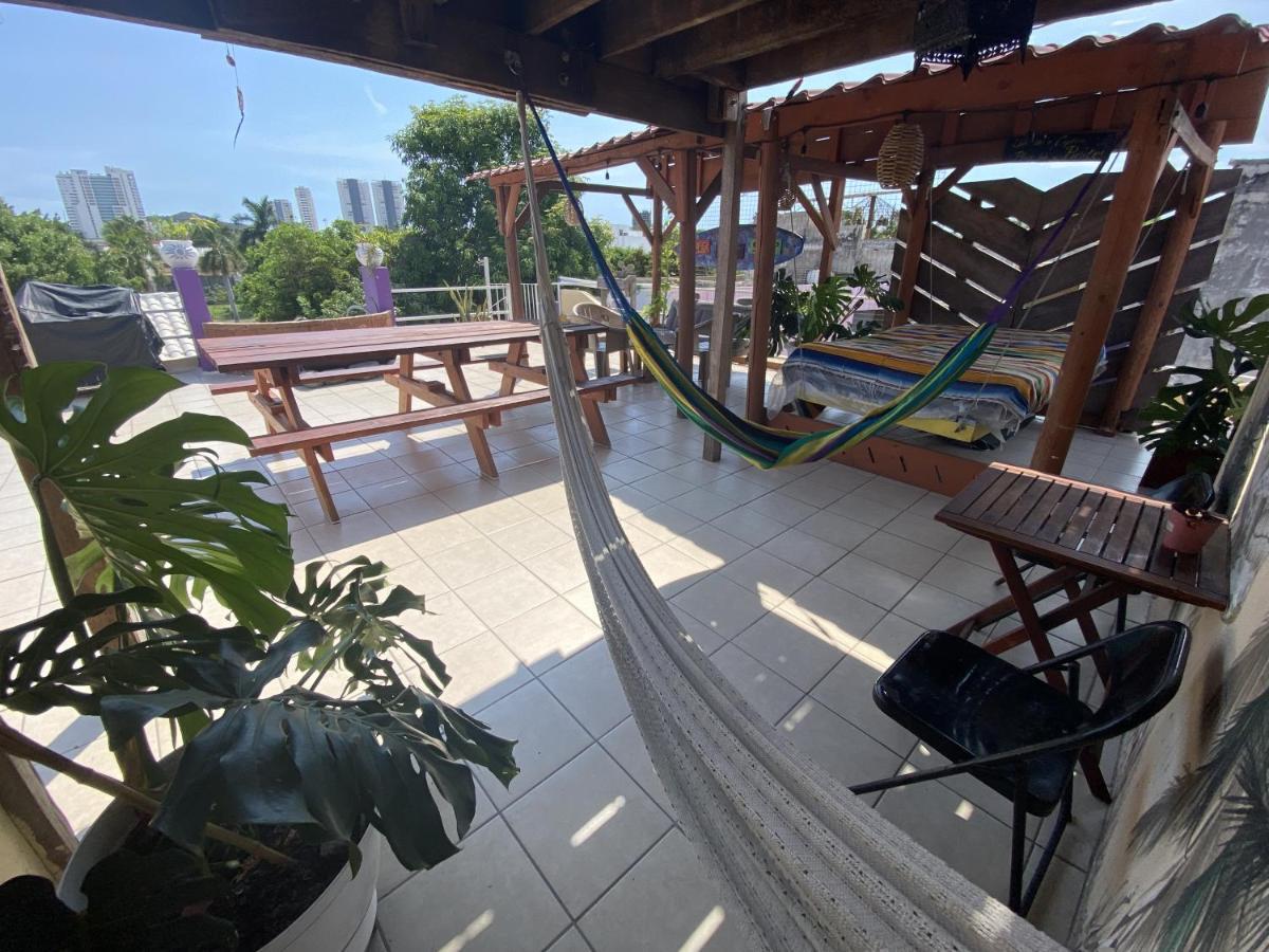מזטלן Wandering Monkey Guesthouse מראה חיצוני תמונה