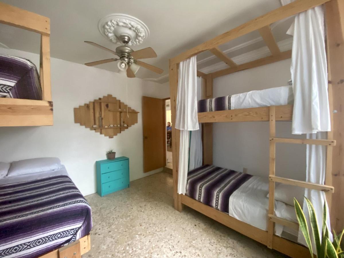 מזטלן Wandering Monkey Guesthouse מראה חיצוני תמונה